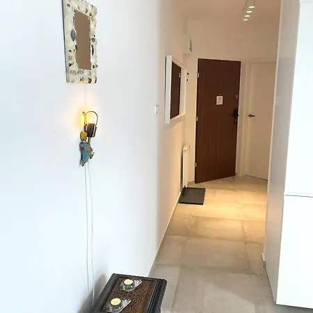Morze Sztuki Iii, Appartement Jantar