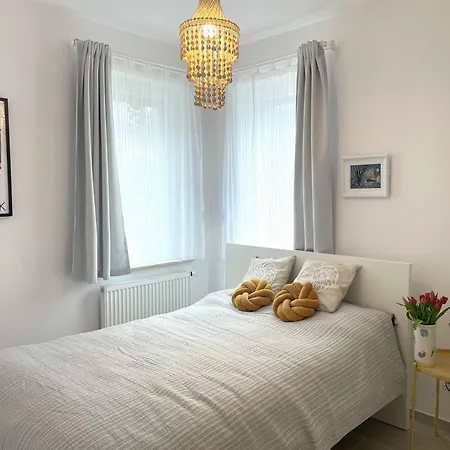 Morze Sztuki Iii, Jantar