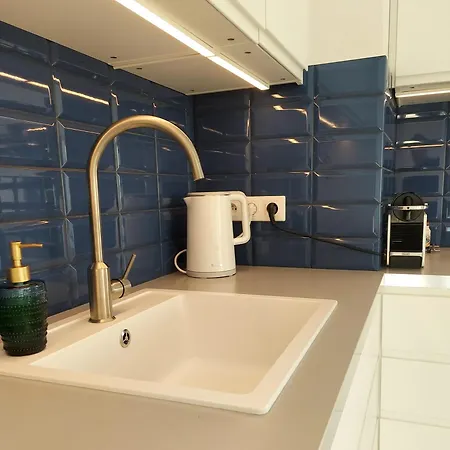 Morze Sztuki Iii, * Jantar