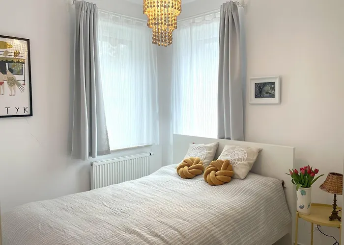 Morze Sztuki Iii, Jantar